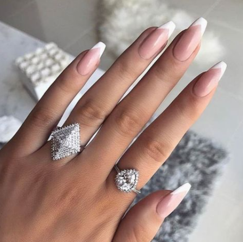 TIPSA NE THONJTE E DUARVE- TIPSA HANDS NAILS